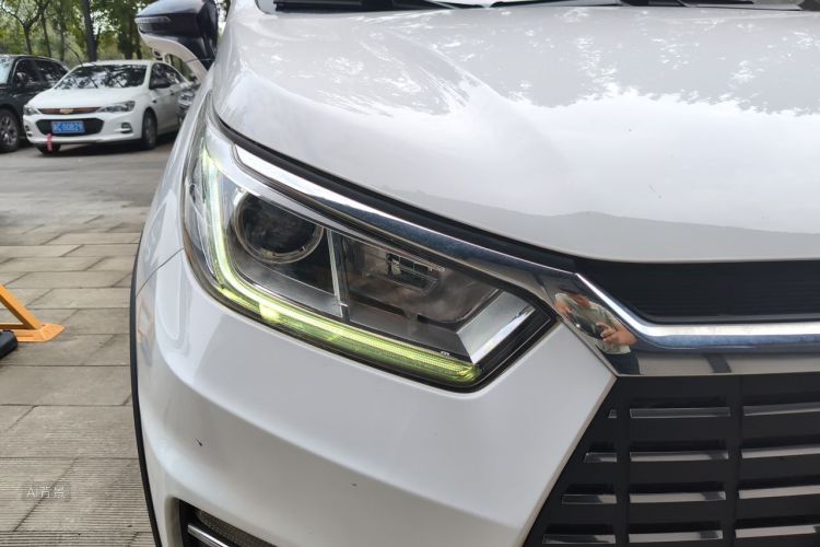 BYD Yuan New Energy 2019 #8 BYD Yuan New Energy 2019 car image #8