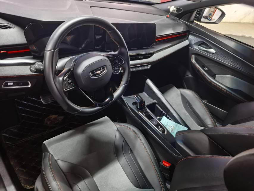 2022 car image #5