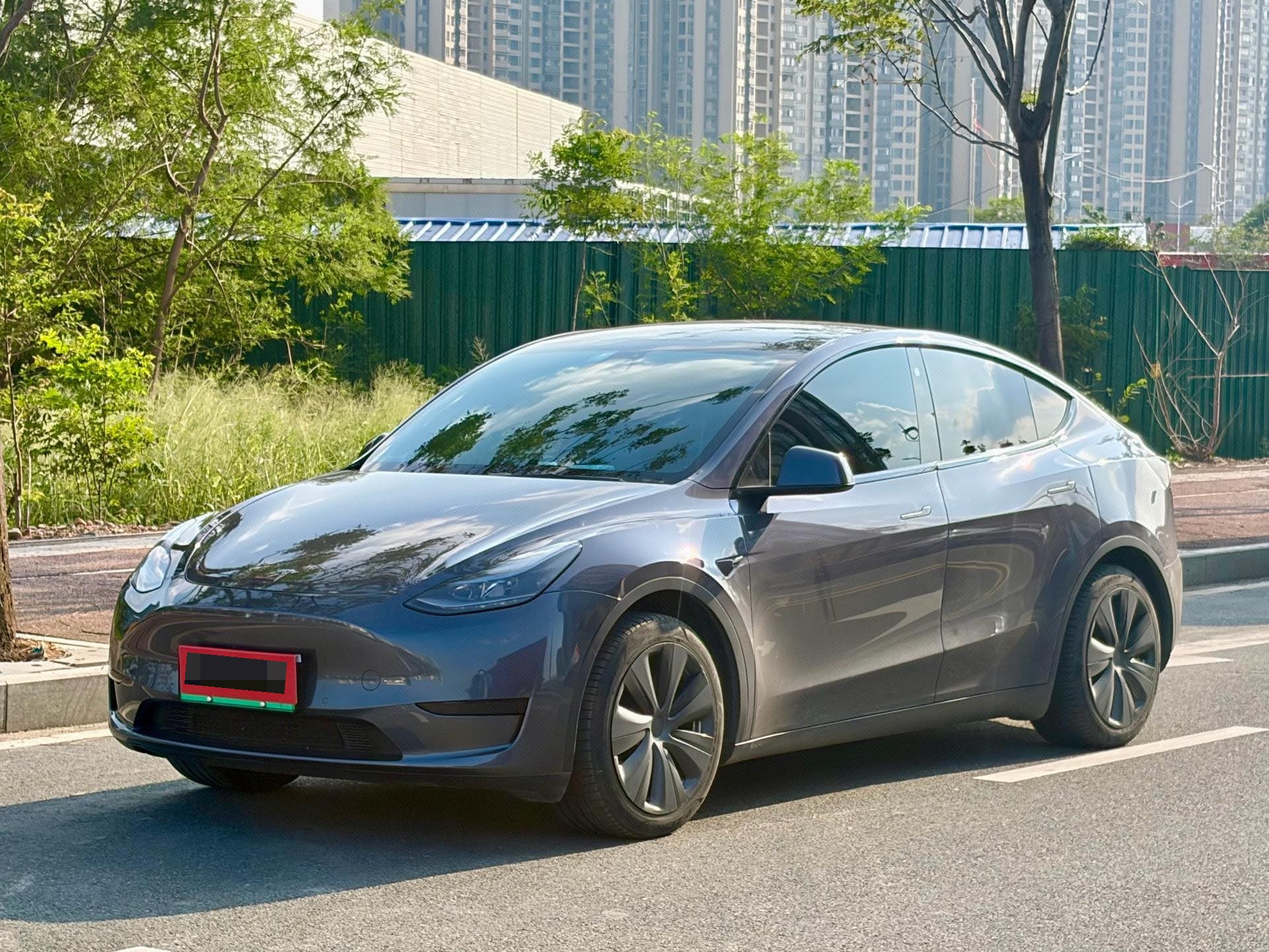 Tesla Model Y 2023 car image 