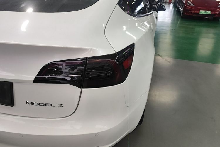 Tesla Model 3 2022 car image #8