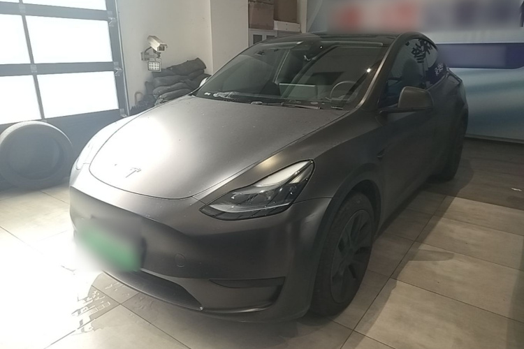 Tesla Model Y 2023 #2 Tesla Model Y 2023 car image #2