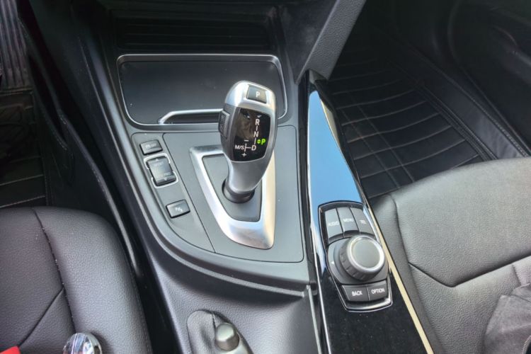 BMW 3 Series 2017 #18 BMW 3 Series 2017 immagine di auto #18
