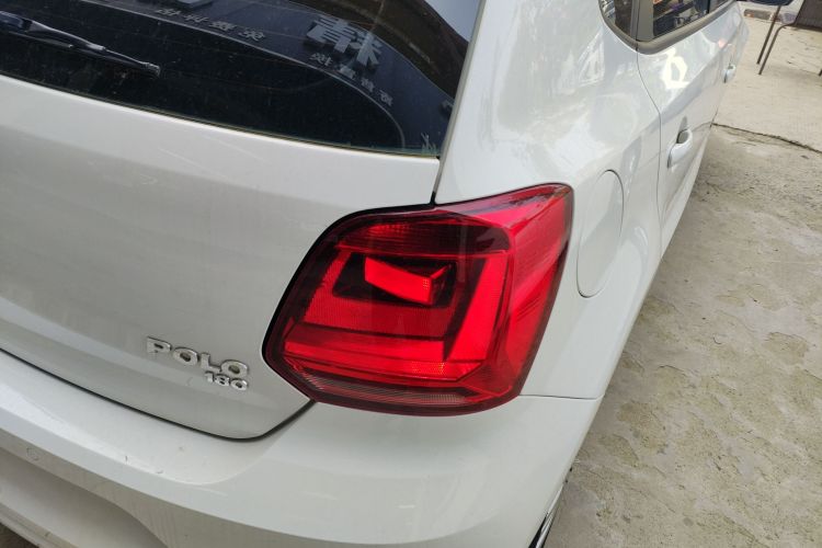 Volkswagen Polo 2017 car image #8