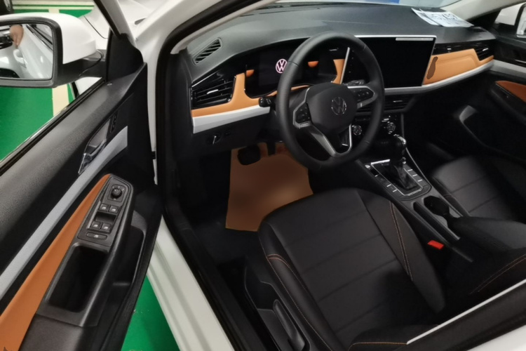 Volkswagen Bora 2026 car image #16