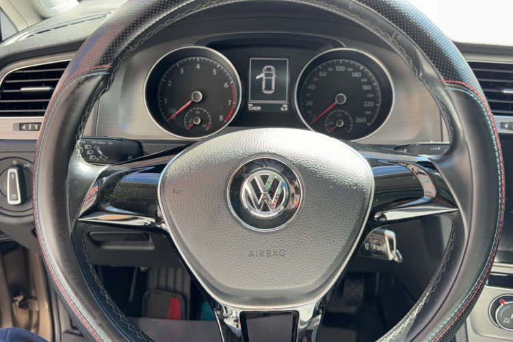 Volkswagen Golf 2016 car image #15