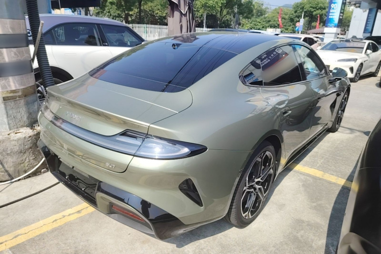 MI SU7 2025 car image #7