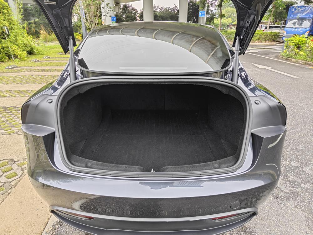Tesla Model 3 2024 car image #17