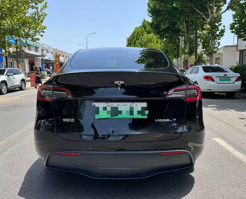 Tesla Model Y 2023 #7 Tesla Model Y 2023 car image #7