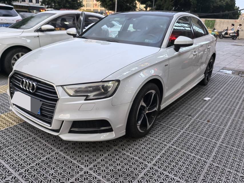 2017 2017 car image