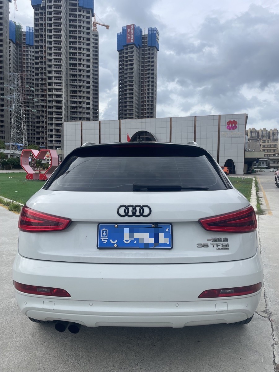 Audi Q3 2013 car image #8