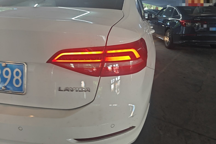 Volkswagen Lavida 2020 car image #8