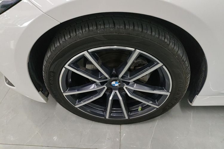 BMW 3 Series 2023 #9 BMW 3 Series 2023 car image #9