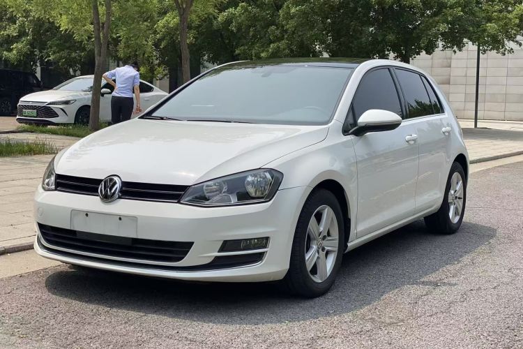 Volkswagen Golf 2015 car image #2