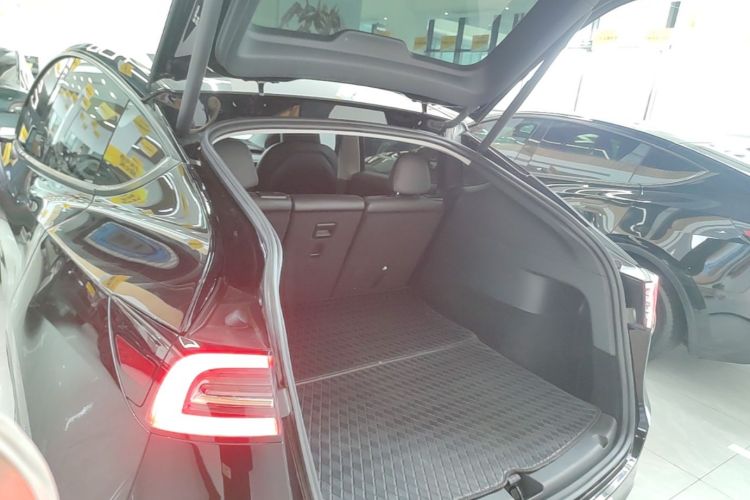 Tesla Model Y 2023 #19 Tesla Model Y 2023 car image #19