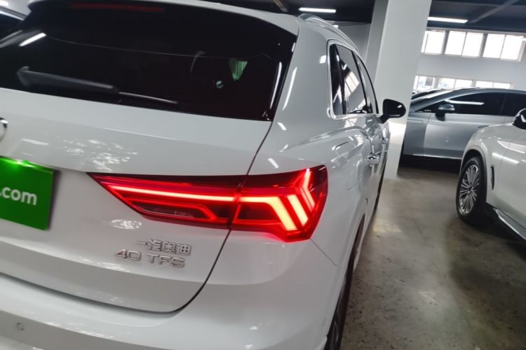 Audi Q3 2024 car image #8
