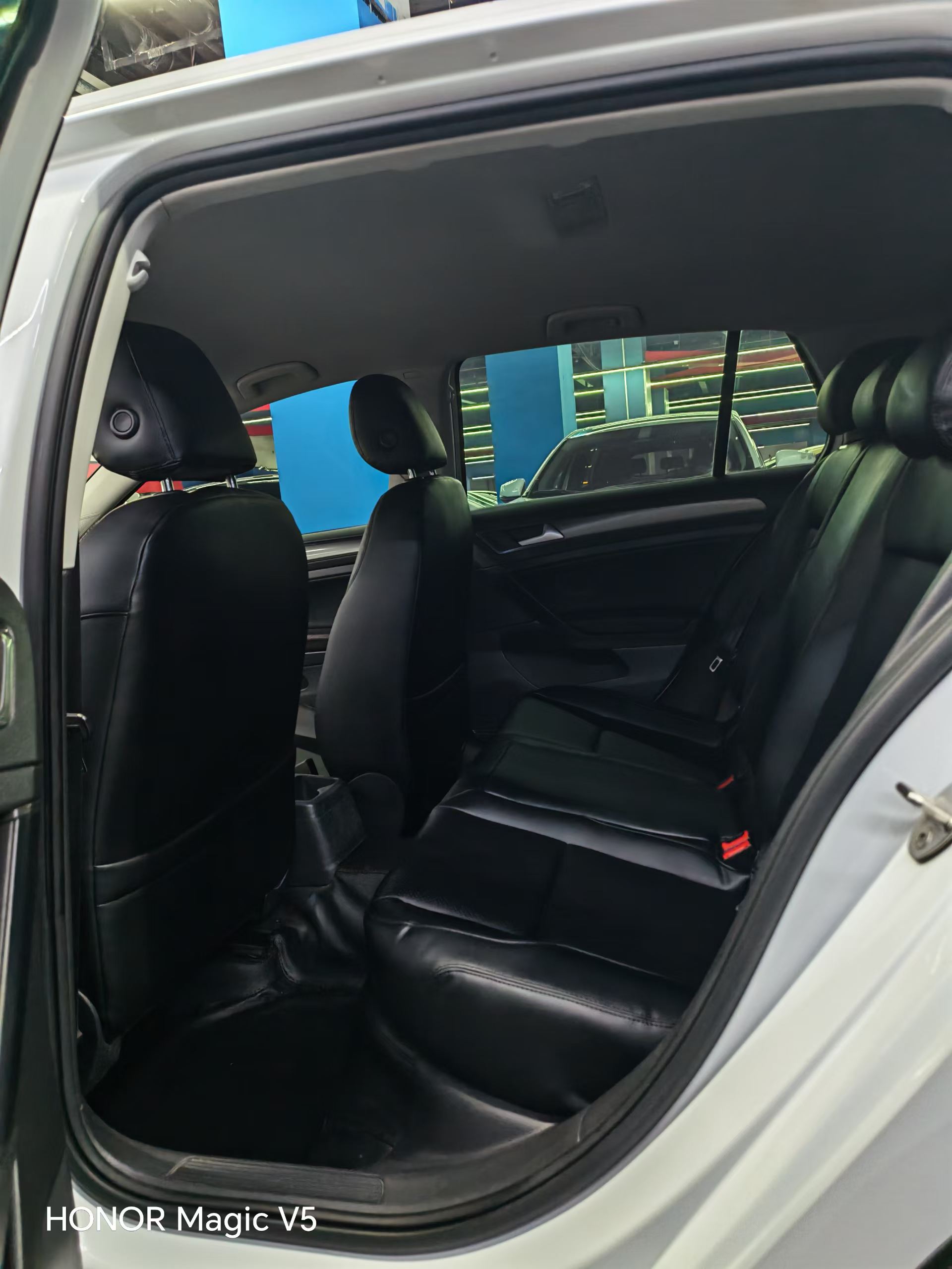 Volkswagen Golf 2015 car image #3