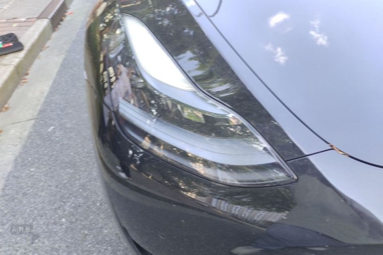 Tesla Model Y 2023 car image #8