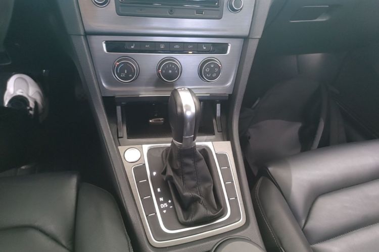 Volkswagen Golf 2016 car image #18