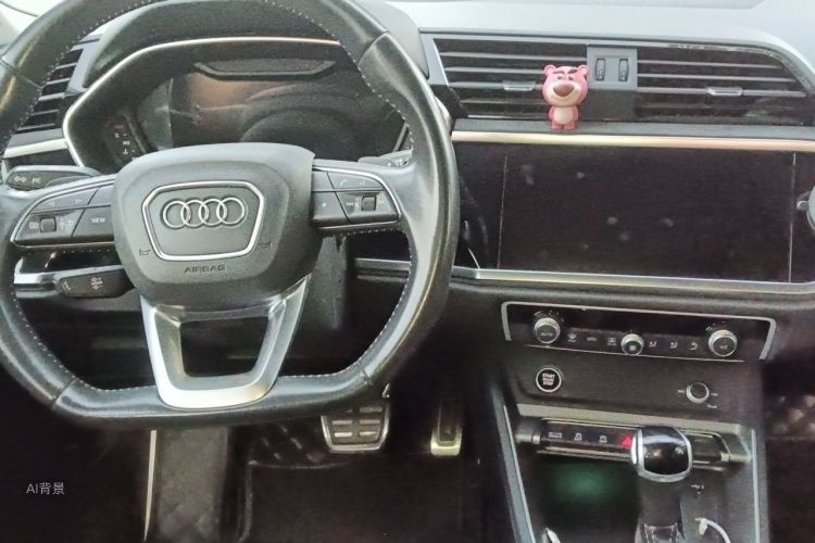 Audi Q3 2022 car image #11