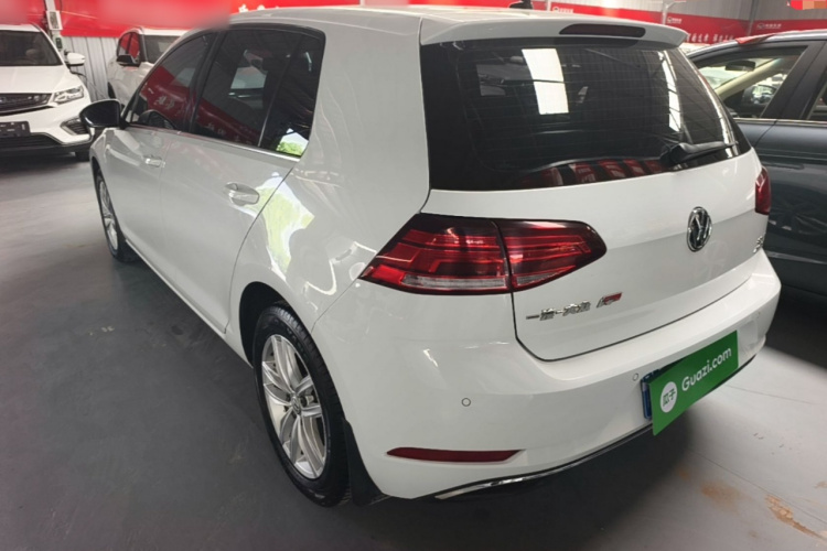 Volkswagen Golf 2019 car image #5
