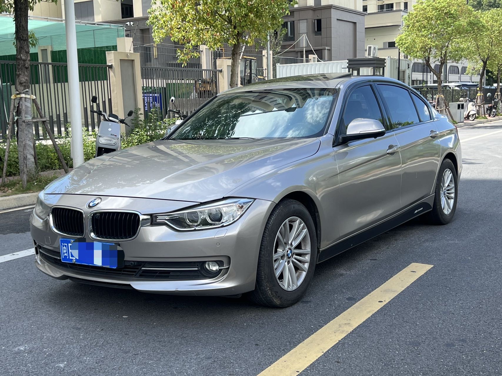 BMW 3 Series 2013 BMW 3 Series 2013 car image