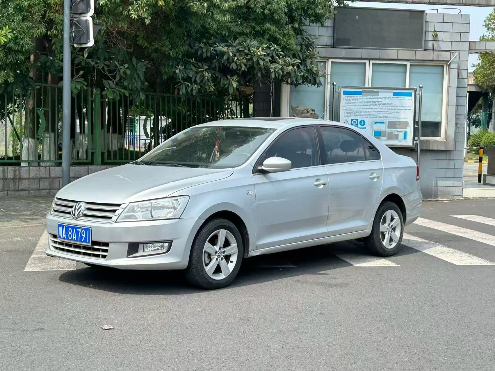 Volkswagen Santana 2013 Volkswagen Santana 2013 car image