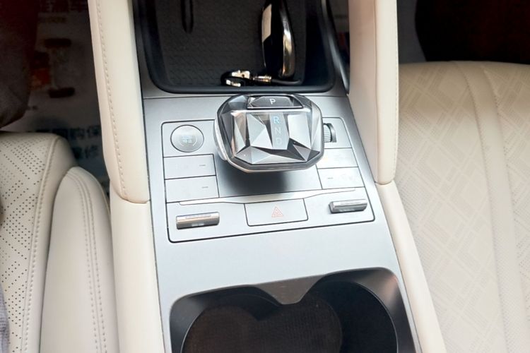BYD YuanUP 2024 #14 BYD YuanUP 2024 car image #14