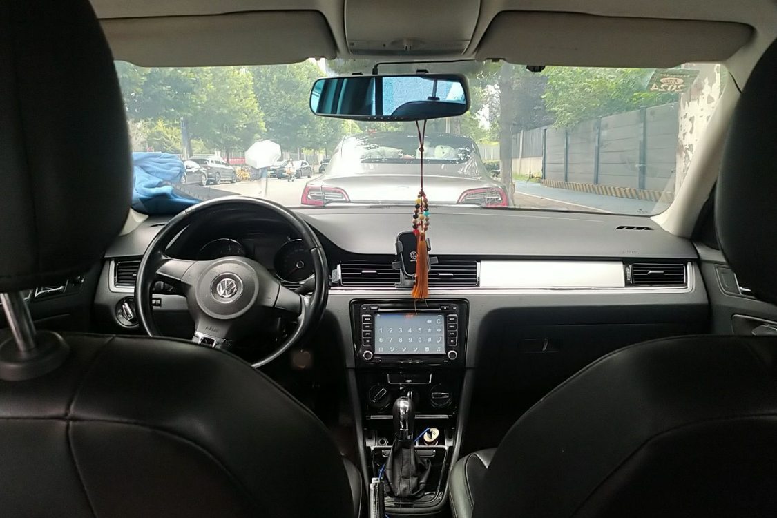 Volkswagen Bora 2013 car image #20