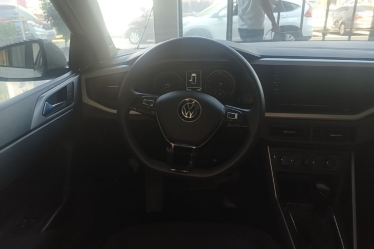 Volkswagen Polo 2022 car image #15