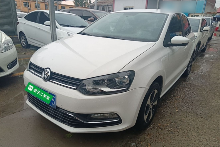 Volkswagen Polo 2018 car image #2