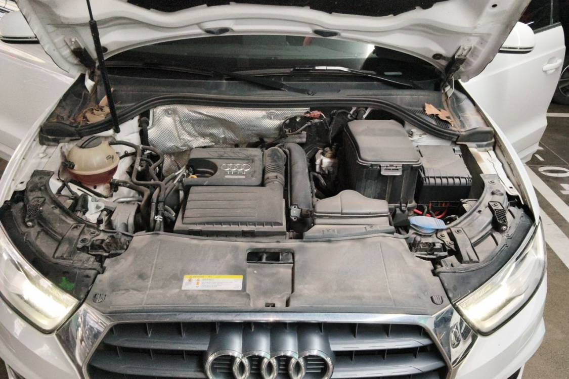 Audi Q3 2017 car image #10