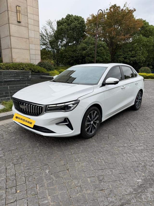 GEELY Emgrand 2024 изображение автомобиля #11