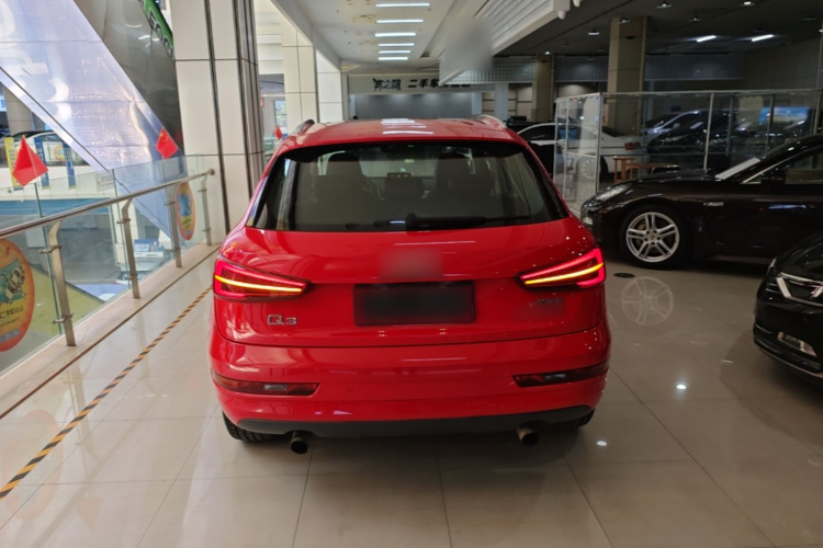 Audi Q3 2017 car image #4