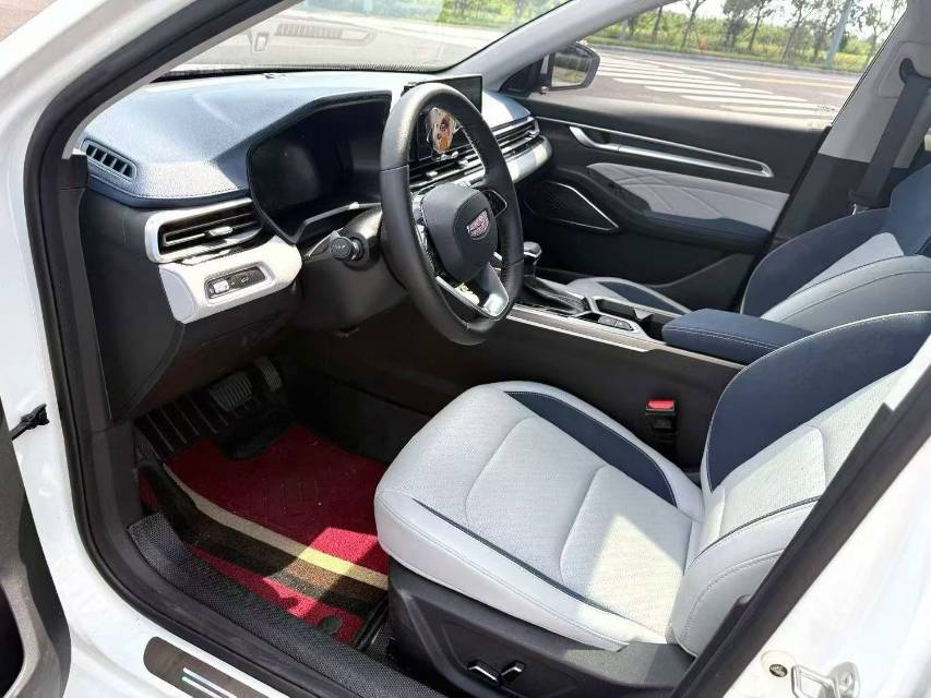 GEELY Emgrand 2023 #4 GEELY Emgrand 2023 car image #4