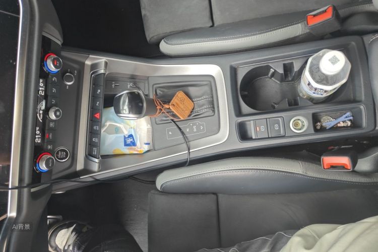 Audi Q3 2021 car image #16