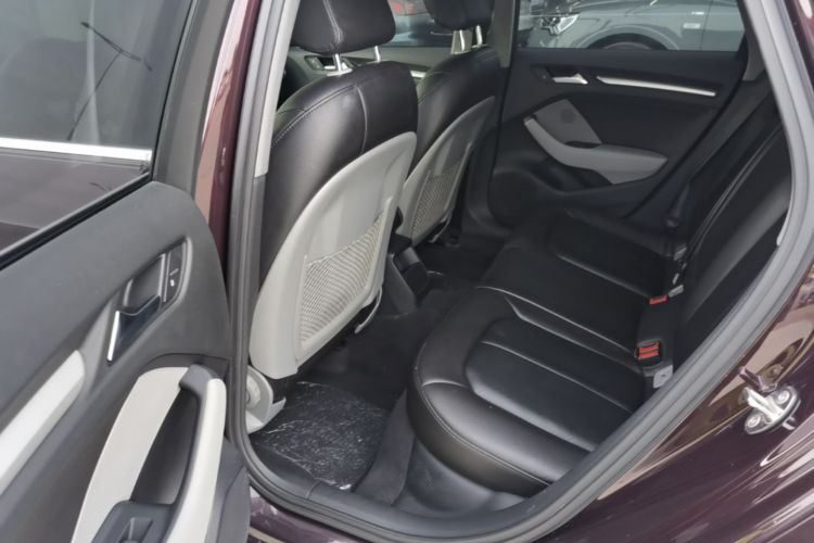 Audi A3 2018 car image #17