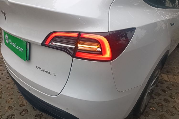 Tesla Model Y 2023 #8 Tesla Model Y 2023 car image #8