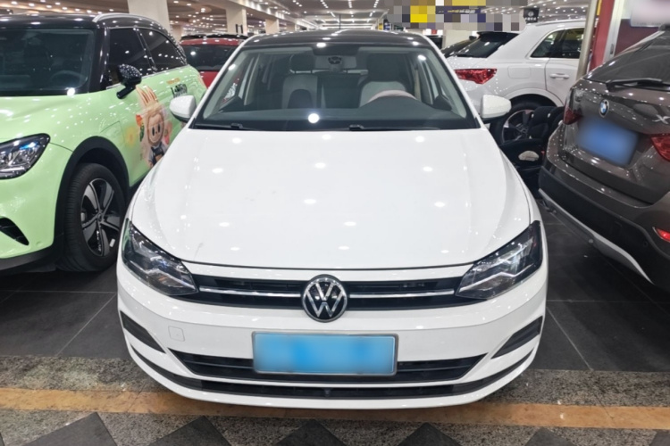 Volkswagen Polo 2023 car image #3