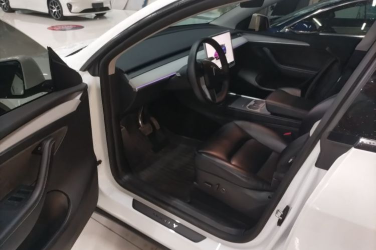 Tesla Model Y 2023 #16 Tesla Model Y 2023 car image #16
