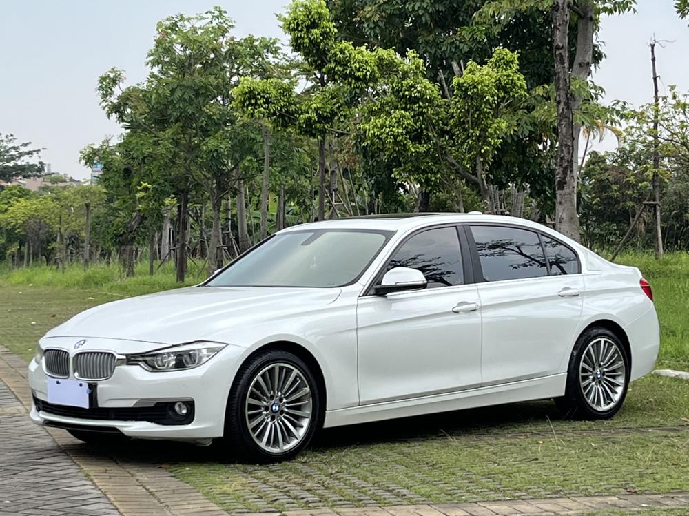 BMW 3 Series 2019 BMW 3 Series 2019 car image