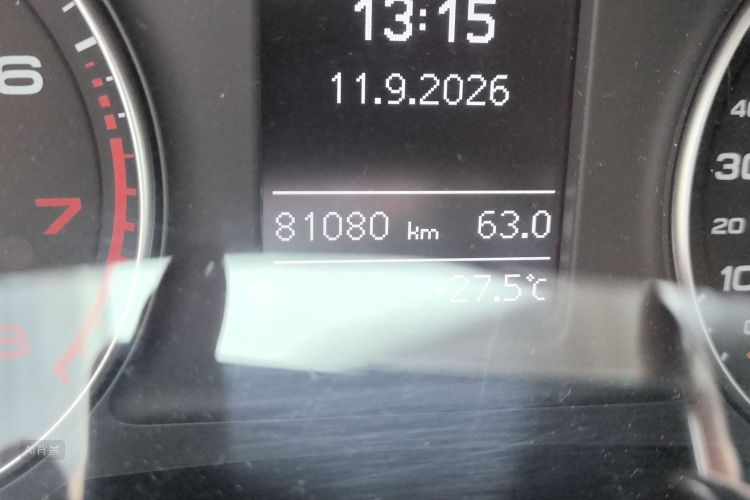 Audi Q3 2016 car image #14