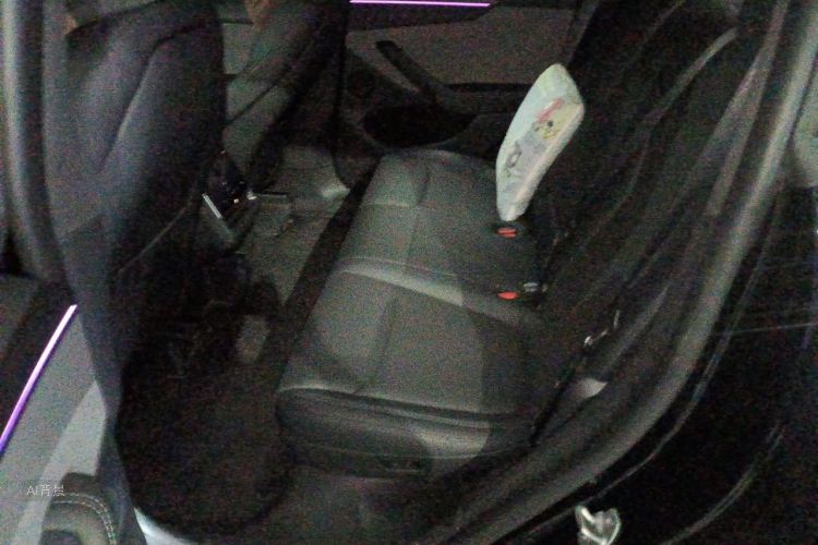 Tesla Model Y 2026 #19 Tesla Model Y 2026 car image #19