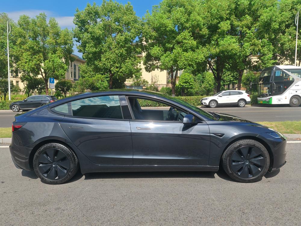 Tesla Model 3 2025 #7 Tesla Model 3 2025 صورة سيارة #7