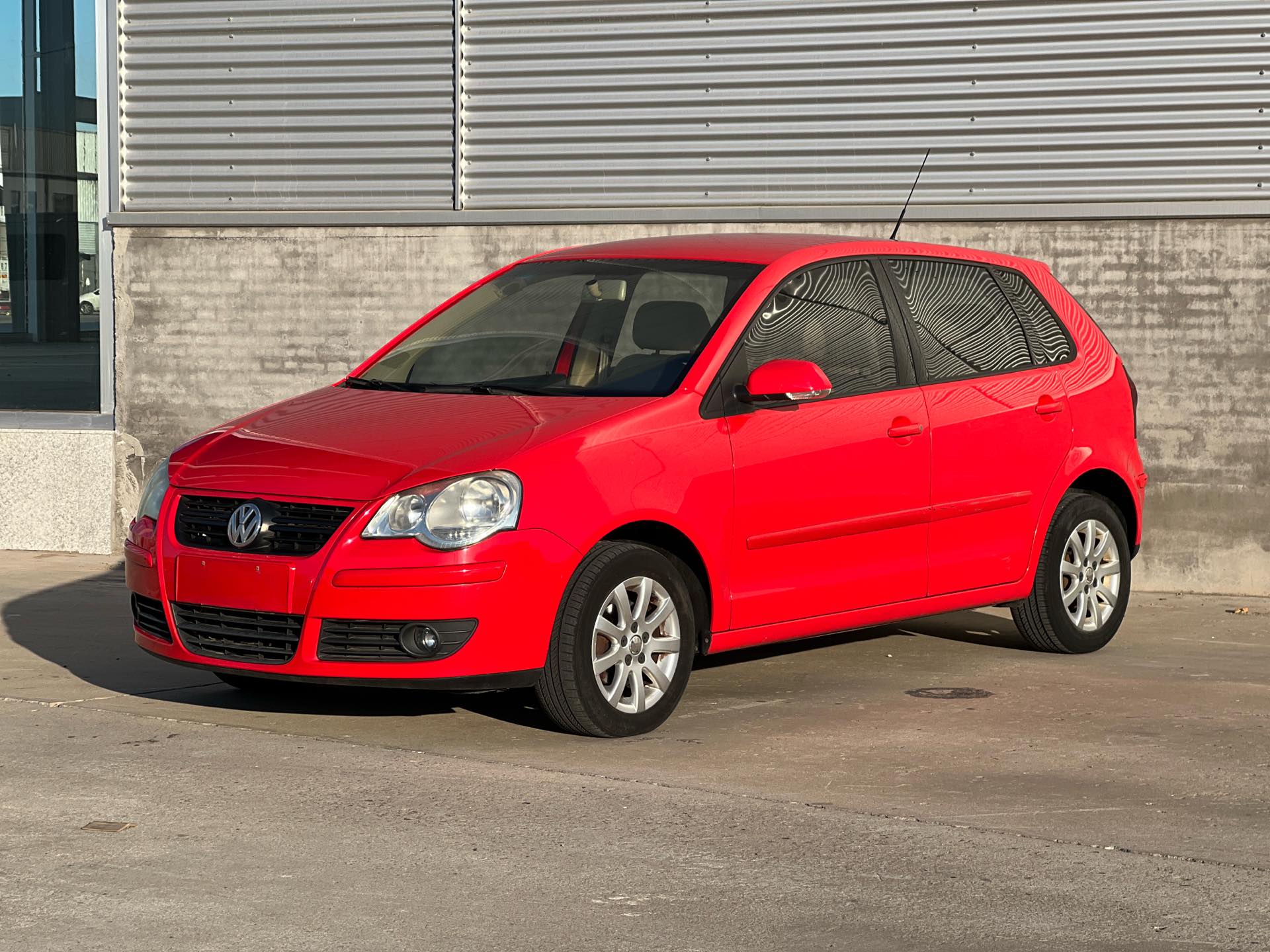 Volkswagen Polo 2010 car image 