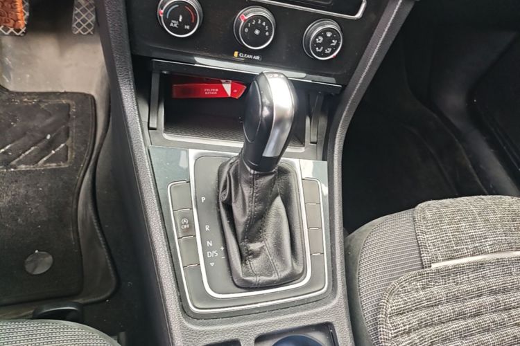 Volkswagen Golf 2020 car image #14