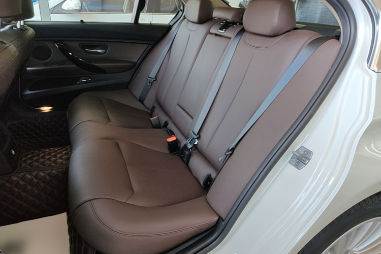 BMW 3 Series 2018 #17 BMW 3 Series 2018 car image #17