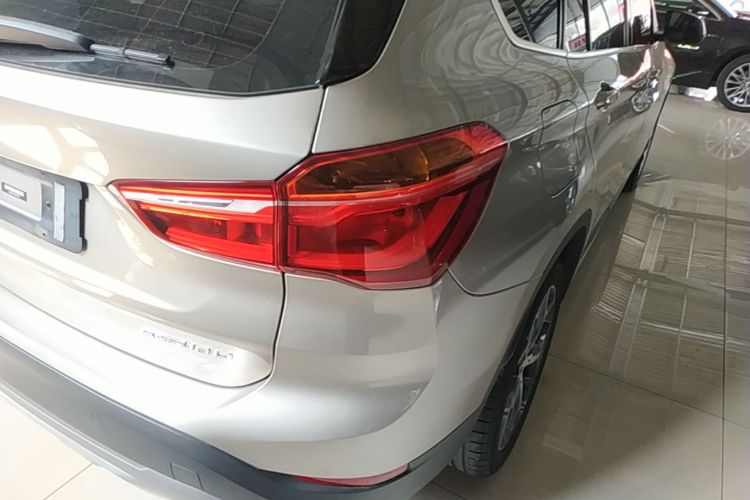 BMW X1 2019 #8 BMW X1 2019 car image #8