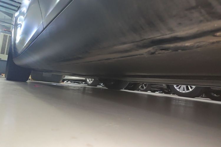 Tesla Model Y 2021 car image #27