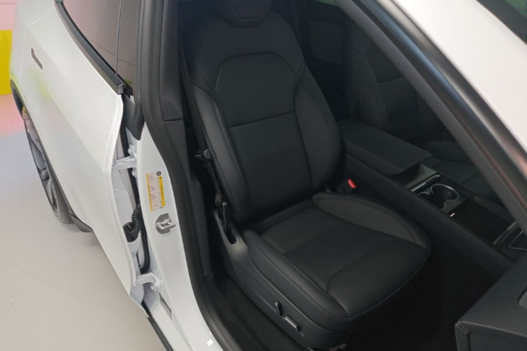 Tesla Model Y 2026 #20 Tesla Model Y 2026 car image #20