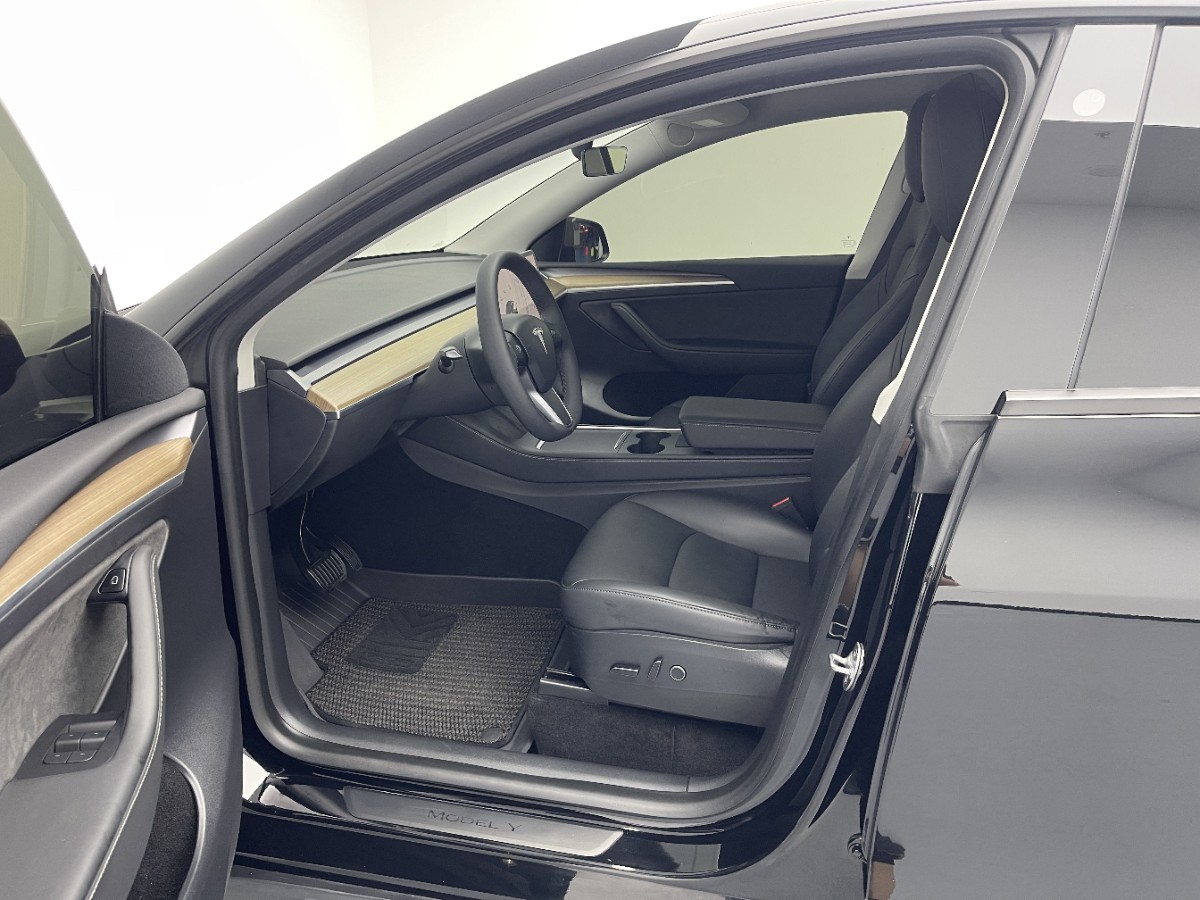 Tesla Model Y 2021 #4 Tesla Model Y 2021 car image #4